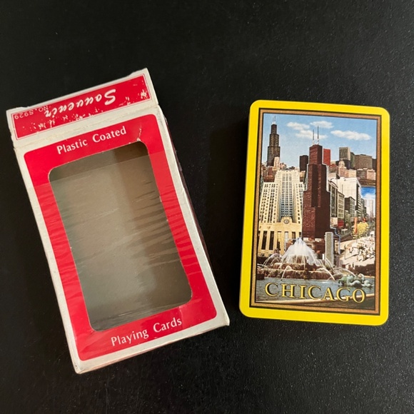 A view of Downtown Chicago Souvenir Playing Cards in Original Tuck Box, Like New - Picture 3 of 10